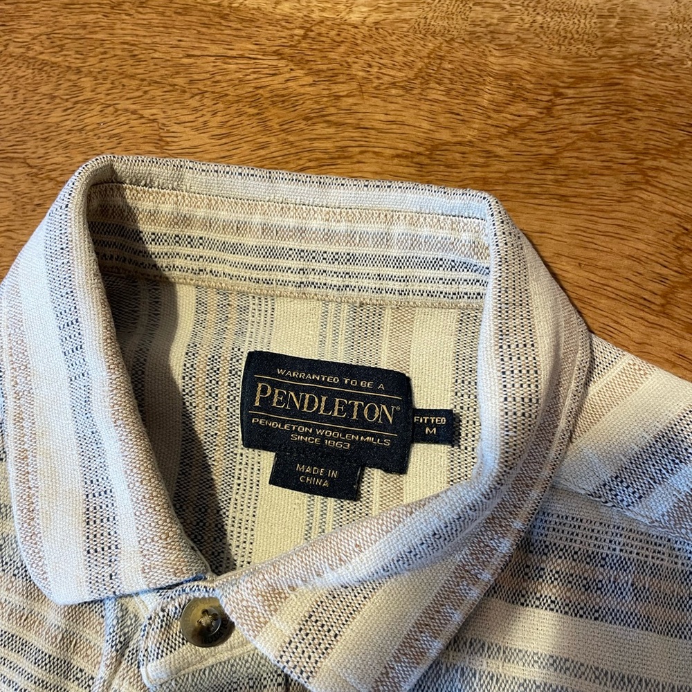 Pendleton Short Sleeve Button Up M - image 3